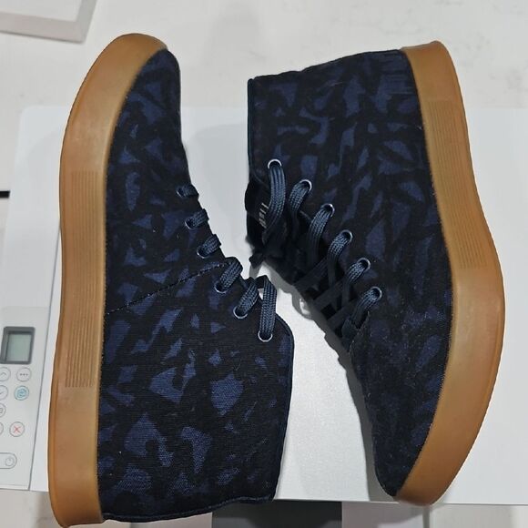 NOBULL Women's Dark Patterned Sneakers - Picture 6 of 8